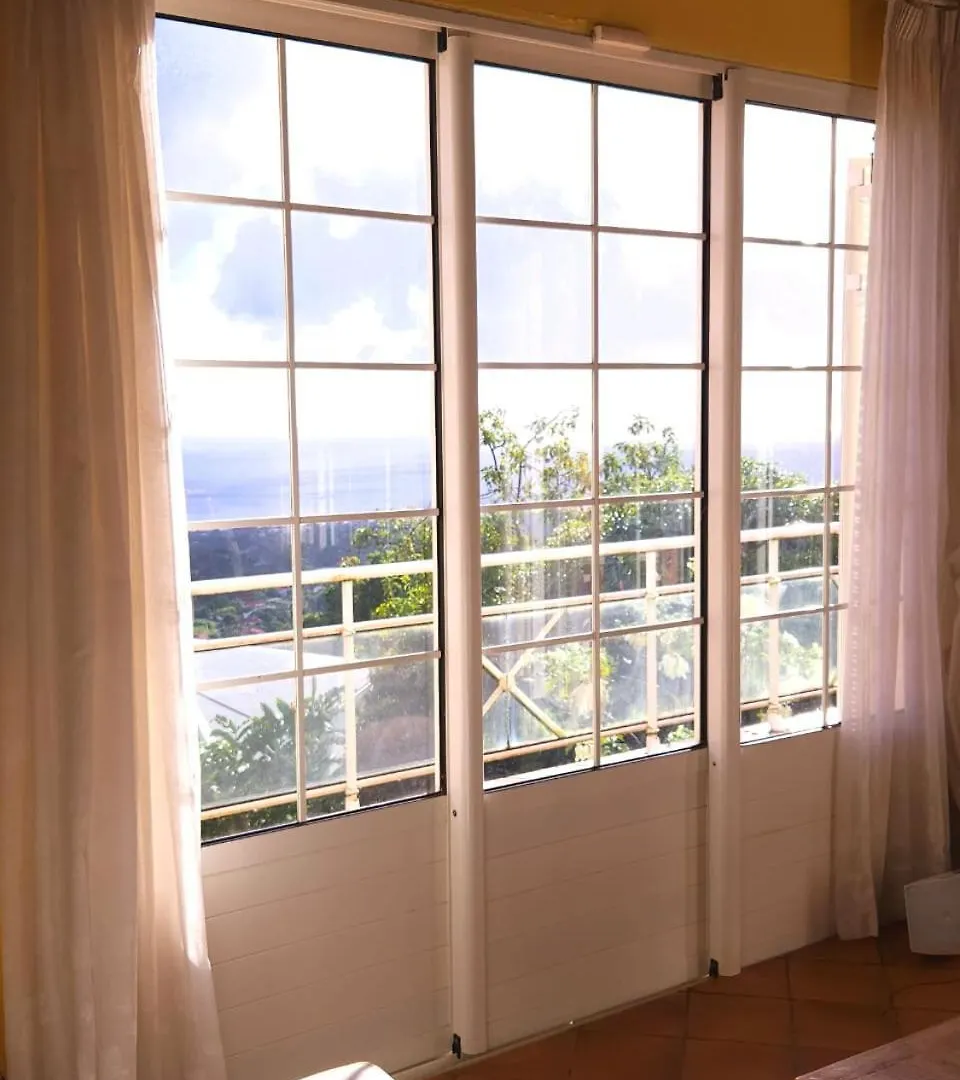 Appartement Emeraude Vue Sur Mer Et Montagne Gourbeyre 0*,  Guadeloupe